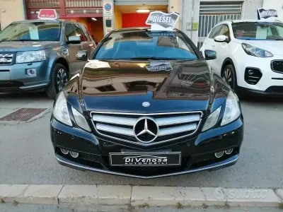 Usata Mercedes E220 170 CV (125 kW) 2012 Nero Coupé