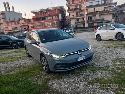 Usata VW Golf VIII Business 150 CV (110 kW) 2021 Grigio Station wagon