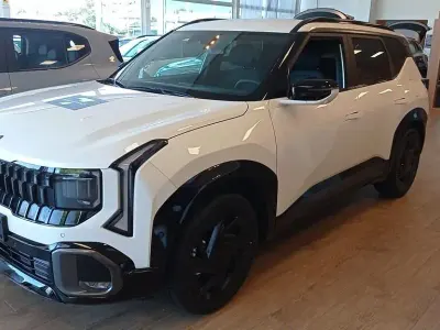 Nuova Kia Seltos X-Line 2026 Snow white pearl SUV