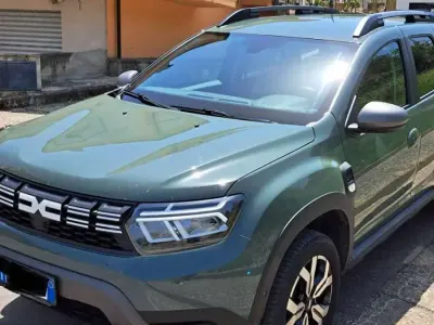 Usata Dacia Duster Prestige 101 CV (74 kW) 2023 Verde SUV