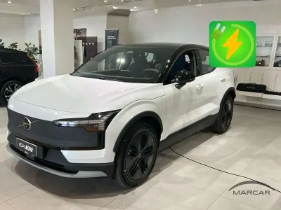 Ny Volvo EX30 CC Performance 114 kW (156 HK) 2026 Vit SUV
