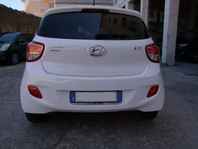 Usata Hyundai i10 67 CV (49 kW) 2016 Bianco Utilitaria