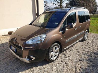 Usata Peugeot TePee Outdoor 92 CV (67 kW) 2012 Bronzo Station wagon