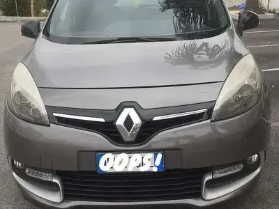 Usata Renault Scenic E-Tech Dynamique 110 CV (80 kW) 2014 Grigio Monovolume