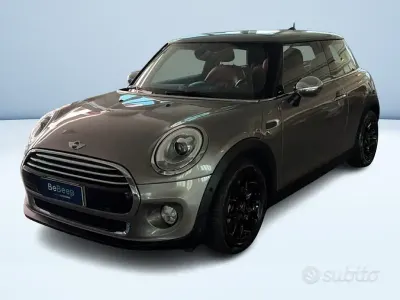 Usata Mini Cooper Hype 136 CV (100 kW) 2017 Argento metallizzato Utilitaria