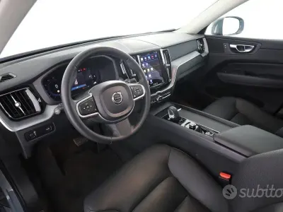 Usata Volvo XC60 Momentum 197 CV (144 kW) 2021 Thunder grey SUV