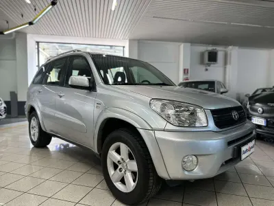 Usata Toyota RAV4 Sol 150 CV (110 kW) 2004 Argento SUV