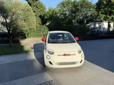 Usata Fiat 500e Red 42 kW (58 CV) 2024 Utilitaria