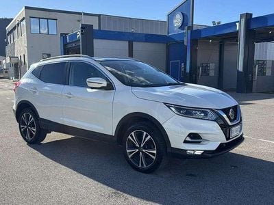 Usata Nissan Qashqai N-Connecta 131 CV (96 kW) 2018 Bianco SUV
