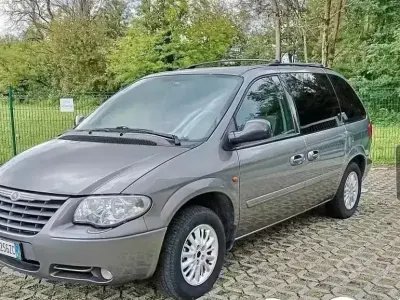 Usata Chrysler Voyager 116 CV (85 kW) 2008 Grigio Monovolume