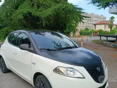Usata Lancia Ypsilon 80 CV (58 kW) 2014 Utilitaria