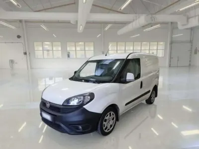 Usata Fiat Doblò 105 CV (77 kW) 2019 Bianco Monovolume