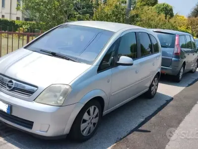 Usata Opel Meriva 100 CV (73 kW) 2005 Grigio Monovolume