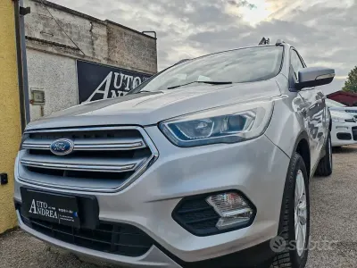 Usata Ford Kuga Titanium 150 CV (110 kW) 2018 Grigio SUV
