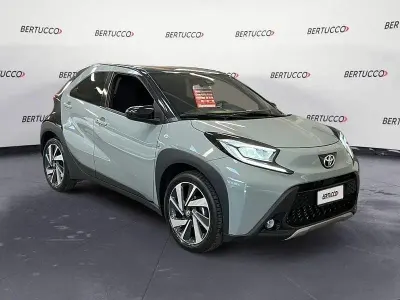 Usata Toyota Aygo X Lounge 72 CV (52 kW) 2024 Grigio SUV