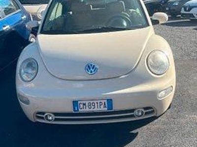 Usata VW New Beetle 106 CV (77 kW) 2004 Beige Utilitaria