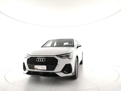 Usata Audi Q3 Sportback Business Plus 150 CV (110 kW) 2020 2y bianco ghiacciaio metallizz SUV