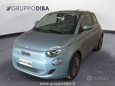 Usata Fiat 500e Passion 86 kW (118 CV) 2021 Blu Berlina