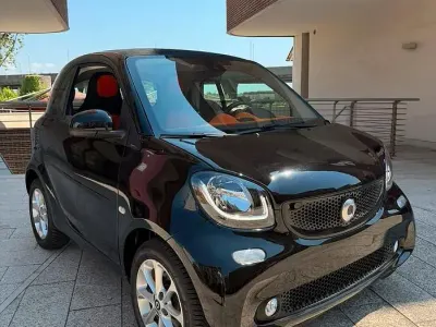 Usata Smart ForTwo Coupé Passion 71 CV (52 kW) 2020 Nero Utilitaria