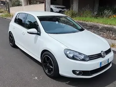 Usado VW Golf VI 105 CV (77 kW) 2011 Blanco Utilitario