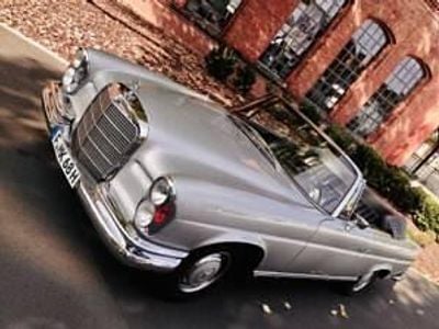 Usata Mercedes 280 SE 160 CV (117 kW) 1968 Argento Cabrio