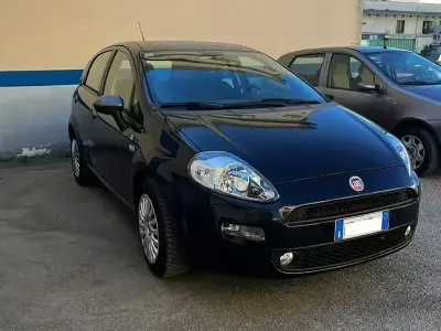 Usata Fiat Grande Punto 75 CV (55 kW) 2015 Nero Utilitaria