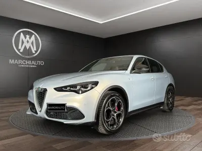 Second-hand Alfa Romeo Stelvio Ti 209 CP (153 kW) 2023 Alb SUV