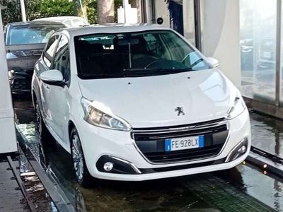 usata Peugeot 208 5p 1.2 puretech Allure gpl 82cv NEOPATENTATI