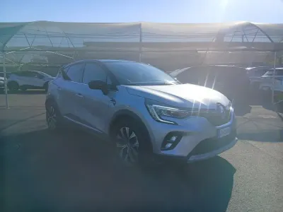 Usata Renault Captur Techno 94 CV (69 kW) 2023 Grigio SUV