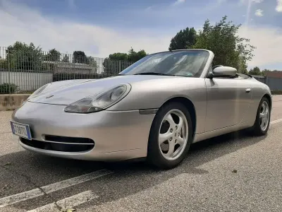 Usata Porsche 996 300 CV (220 kW) 2000 Grigio Cabrio