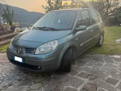 Usata Renault Scenic E-Tech 120 CV (88 kW) 2005 Verde Monovolume