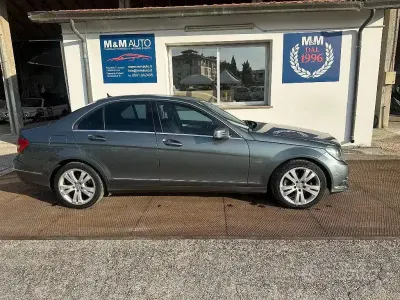 Usata Mercedes C220 Elegance 170 CV (125 kW) 2012 Blu Berlina