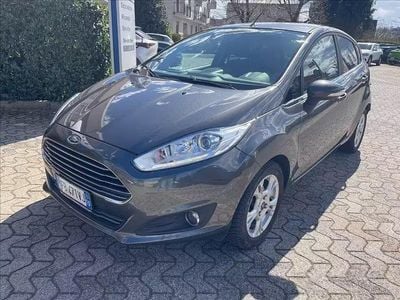 Begagnad Ford Fiesta Titanium 95 HK (69 kW) 2015 Grå Sedan
