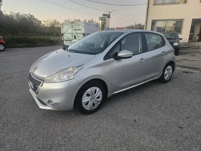 Usata Peugeot 208 82 CV (60 kW) 2012 Argento Utilitaria