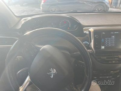 Usata Peugeot 208 92 CV (67 kW) 2016 Grigio Utilitaria