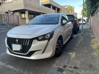 Usata Peugeot 208 Allure 101 CV (74 kW) 2021 Bianco Utilitaria