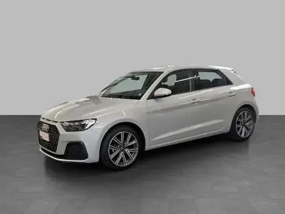 Usata Audi A1 Sportback Admired 95 CV (69 kW) 2023 Argento cavo metallizzato Utilitaria