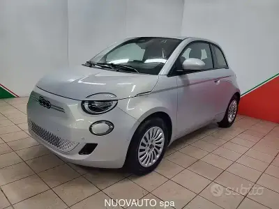 Nieuw Fiat 500e 86 kW (118 PK) 2026 Blauw Sedan