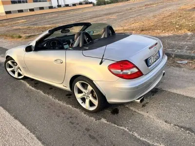 Usata Mercedes SLK200 163 CV (119 kW) 2005 Argento Cabrio