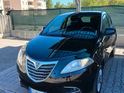 Usata Lancia Ypsilon