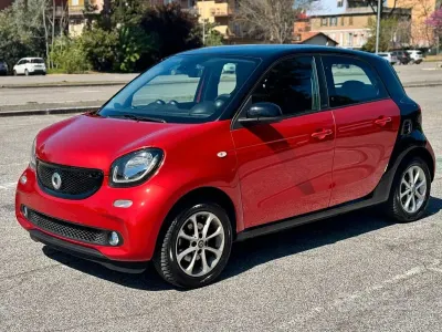 Usata Smart ForFour Basis 71 CV (52 kW) 2015 Rosso Utilitaria