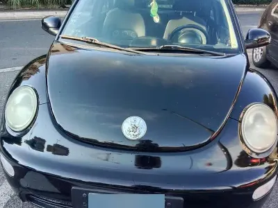 Usata VW New Beetle 101 CV (74 kW) 2004 Bluazzurro Utilitaria