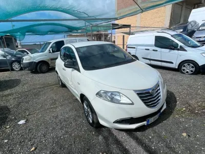 Usata Lancia Ypsilon S 95 CV (69 kW) 2013 Bianco Utilitaria