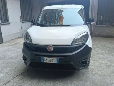 Usata Fiat Doblò Easy 95 CV (69 kW) 2020 Bianco Monovolume