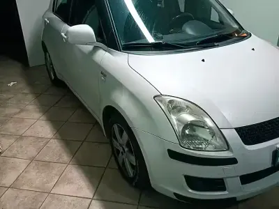 Usata Suzuki Swift 70 CV (51 kW) 2009 Bianco Utilitaria