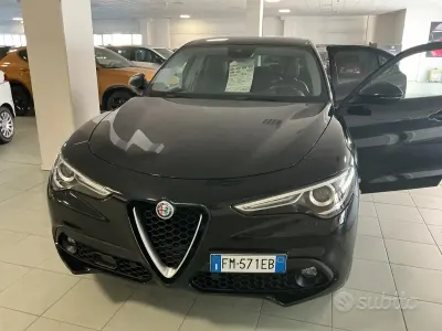 Usata Alfa Romeo Stelvio Executive 179 CV (131 kW) 2017 Nero SUV