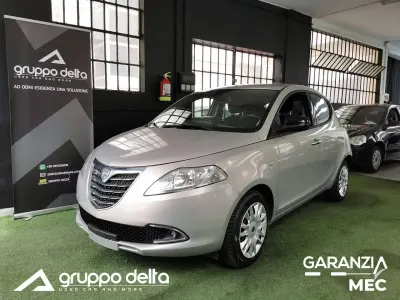 Usata Lancia Ypsilon Silver 69 CV (50 kW) 2013 Grigio Utilitaria