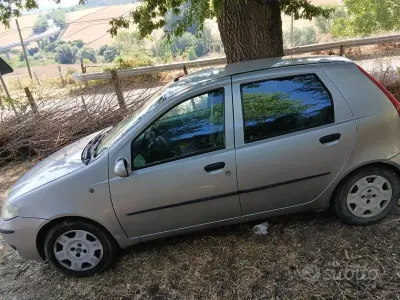 Usata Fiat Punto 69 CV (50 kW) 2004 Grigio Utilitaria