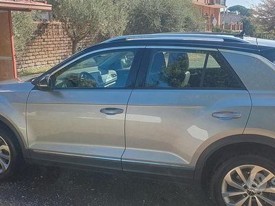 Usata VW T-Roc 116 CV (85 kW) 2024 Grigio SUV