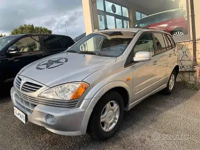 Usata SsangYong Kyron 141 CV (103 kW) 2006 Rosso SUV
